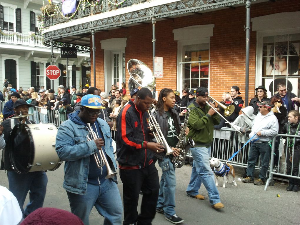 Première parade de notre premier carnaval.