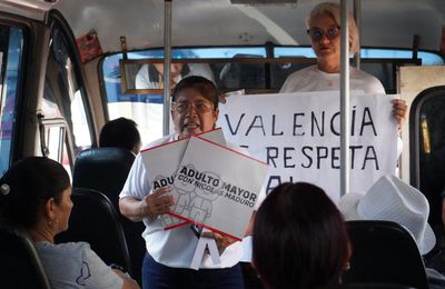 Alcaldía de Valencia desarrolla campaña de sensibilización sobre el buen trato a adultos mayores en el transporte público