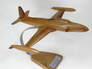 Lockheed T-33 (échelle : 1/40°, bois : poirier)