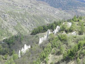 Notre joli "petit" chalet a veysonnaz...balade le long des bisses,les pyramides d'Euseigne ,le combat des Reines ! (impressionnant! )le jet d eau le + connu !