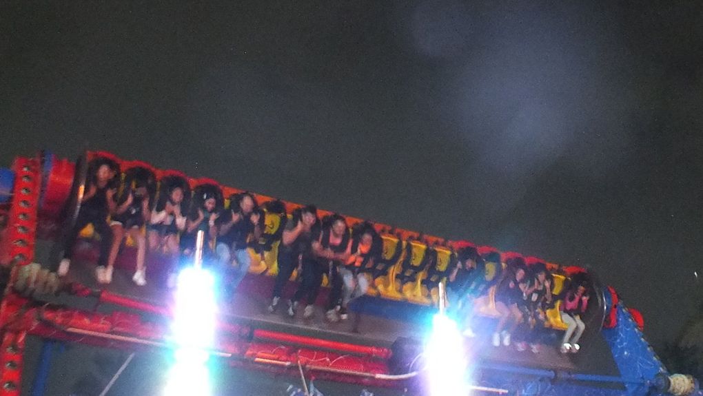 Parque Dunas inaugura horario nocturno con treinta atracciones mecánicas para el público asistente