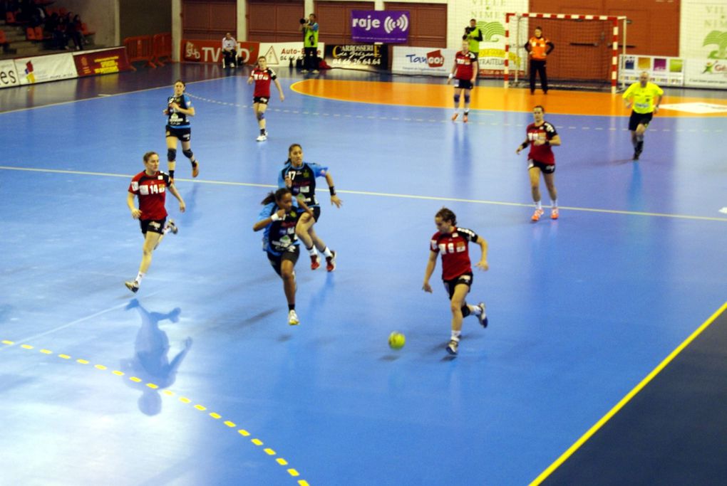 Match Handball féminin HBCN-Mios
du 11/02/2012 à 20 heures au Parnasse à Nîmes...