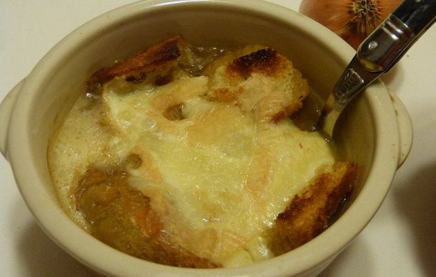 Soupe gratinée à l'oignon et au Munster 