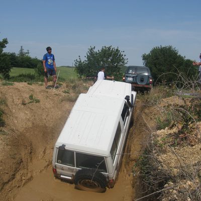 Samedi 2 Juin 2012 une journée de Trial 4x4 à St Paulet (Aude)