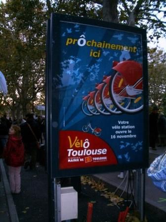<p>A l'occasion de la candidature de Toulouse pour &ecirc;tre capitale mondiale de la culture en 2013, les plasticiens volants nous ont offert un vrai bon moment dans les rues de Toulouse et place du Capitole.</p>
<p>Du grand spectacle ....</p>
