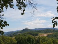 Un joli point de vue sur la vallée du Lot, depuis le causse.