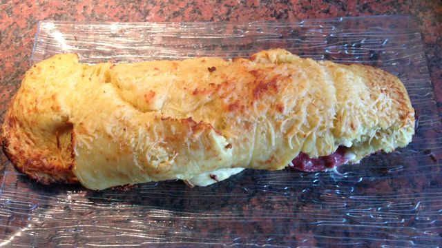 Roulé de pommes de terre rosette raclette