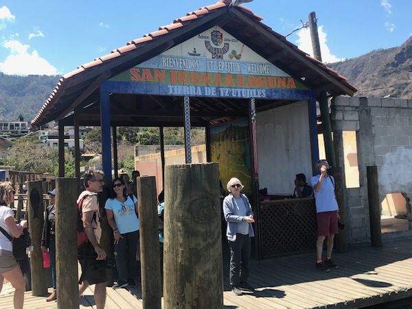 Lac ATITLAN et Marché de ChiChicastenango .