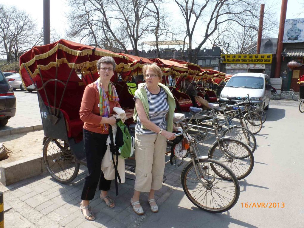 Balade en tricycle dans les Hutong. Dégustation de thé. Déjeuner "chez l'habitant".