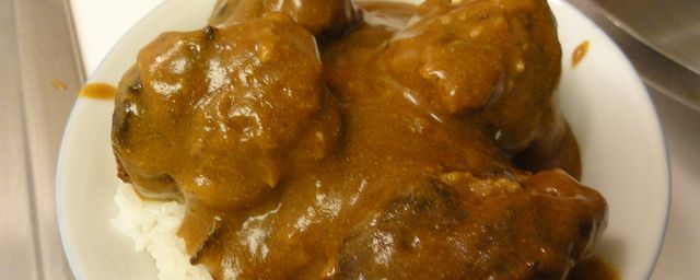 Una ricetta adatta alla "Dieta Dunkan": polpette di carne al curry