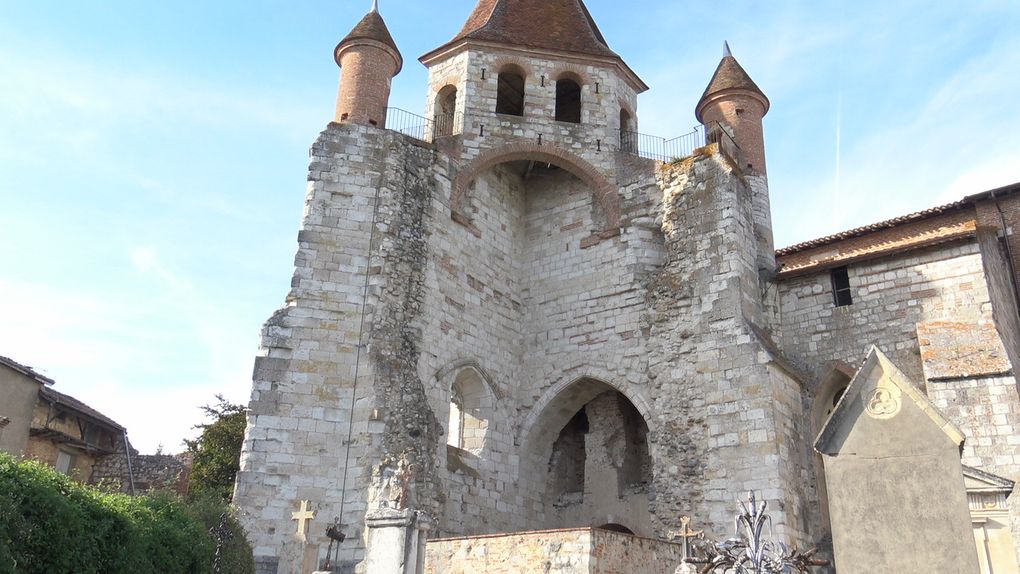 Dans le cimetière d'Auvillar