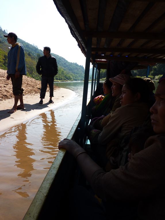 Montee vers le nord du nord du Laos pour se rapprocher de la Chine et voir ...