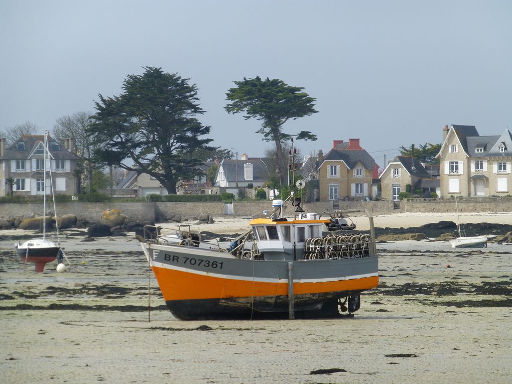 De belles couleurs toute la journée pour une arrivée dans cet ancien village restauré et en partie reconstruit autour de la maison des douaniers