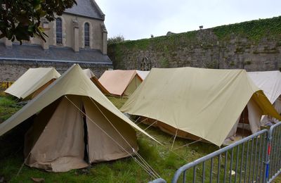 Une nuit sous la toile au Jardin de l’Évêché pour les scouts et guides de Quimper