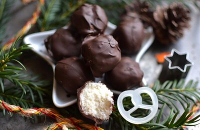 Bonbons chocolatés noix de coco  - Gourmandises 2024