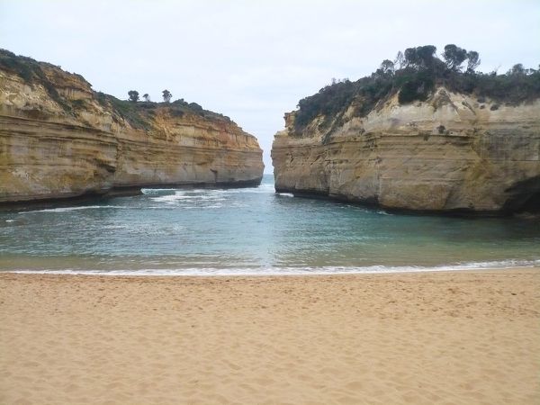 De superbes plages de sable fin et des petites criques isolées.....  