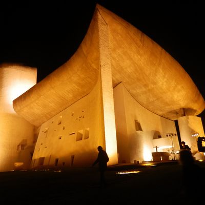 Une expérience bénéfique dans une célèbre chapelle construite par Le Corbusier