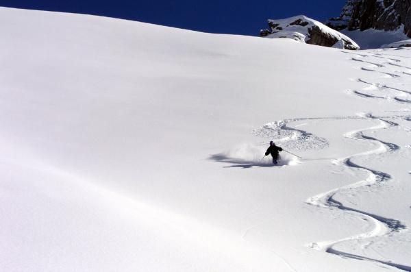 <p><strong>Quelques photos de quelques unes de nos sorties en ski de rando dans les Aravis ou ailleurs.</strong></p>
<p><strong>Avec notamment le grand classique : La Pointe Perc&eacute;e mais aussi Bellacha et bien d'autre.</strong></p>