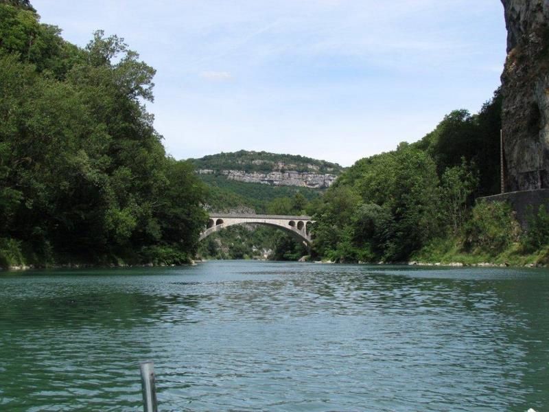 Paysages du Bugey vus du Rhône.