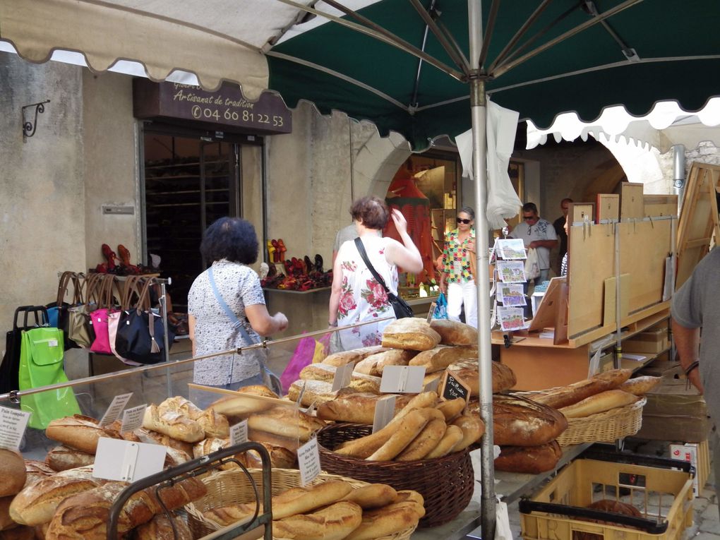 Un jour de marché à Uzès