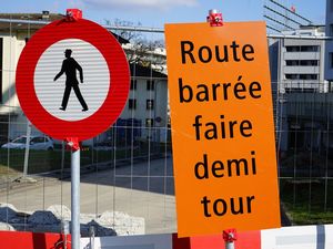 PS: les photos sont prises dans mon quartier qui est en pleine mutation ! Il y a un lien évident avec le texte, je vous laisse le deviner :)