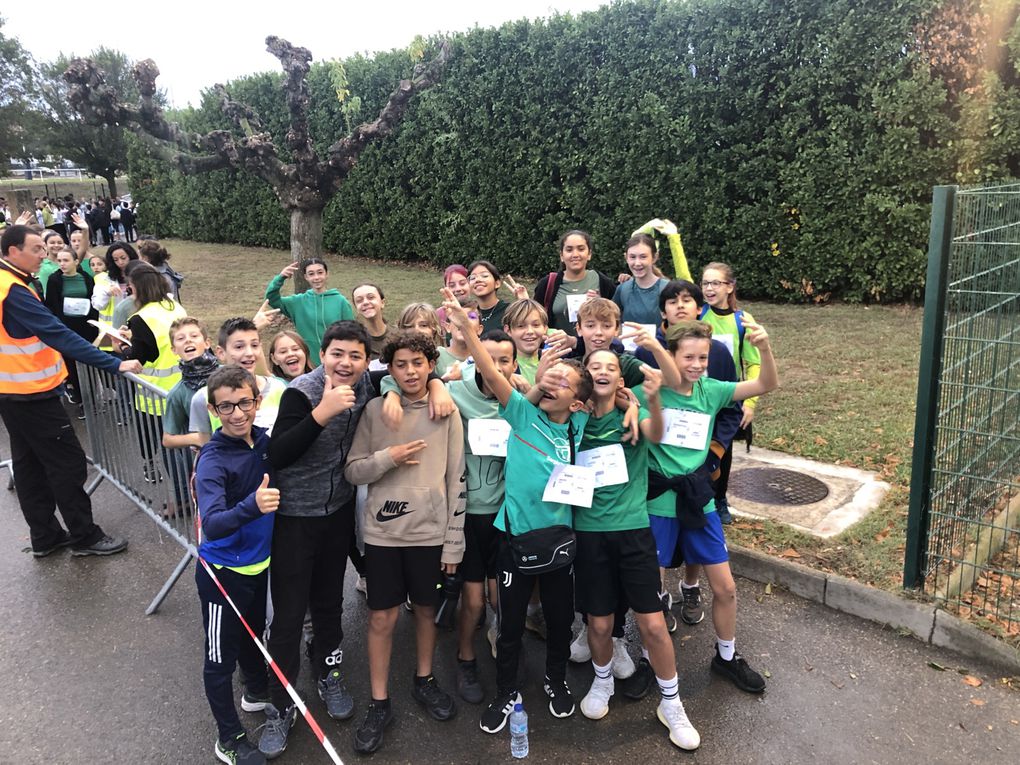 20.10.23 - CROSS SOLIDAIRE DU COLLÈGE : &quot;Nous avons déjoué la météo pour offrir à Angèle ce cadeau!&quot;