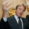 Iran: Kouchner appelle à se "préparer au pire", plaide pour des sanctions UE