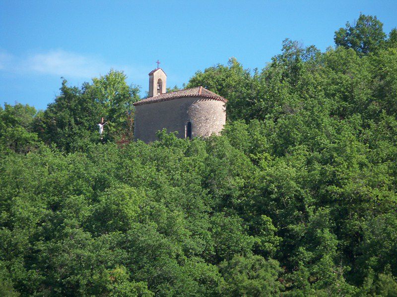 Classé dans la liste des plus beaux villages de France, Saint Cirq-Lapopie ne laisse pas indifférent. Le site est magnifique et sa vue 100 m. au dessus du Lot est impressionnante.