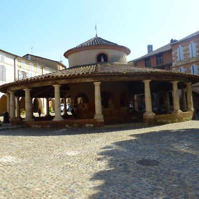  La halle d'Auvillar, village médiéval/ Tarn et Garonne.