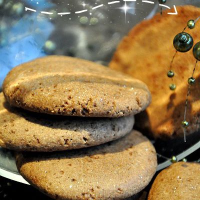 Cookies à l'amande et poudre de cacao cru