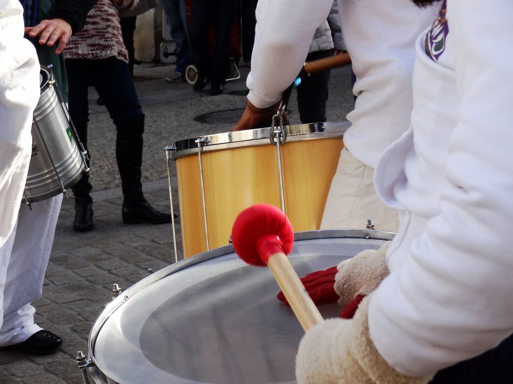 Photos sur le vif de Cathy Barbeau. Prim'A Corps avec BATUCA NIORT!