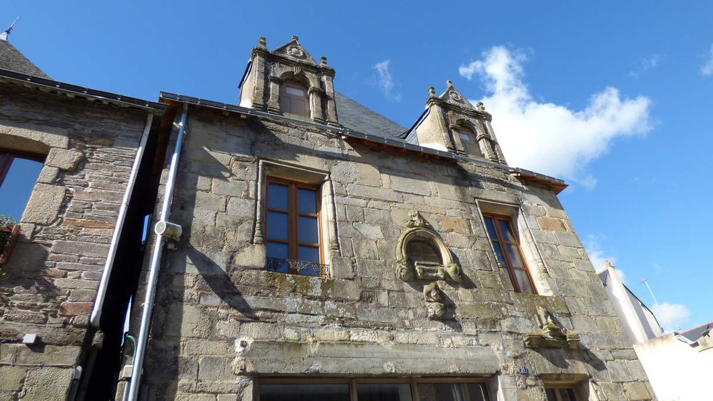 La visite guidée de Malestroit est très intéressante.