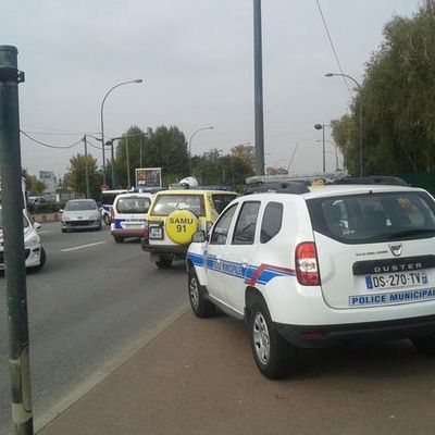 L'INFO À NE PAS MANQUER   un homme a été tué après un face-à-face avec la police à Corbeil-Essonnes. 