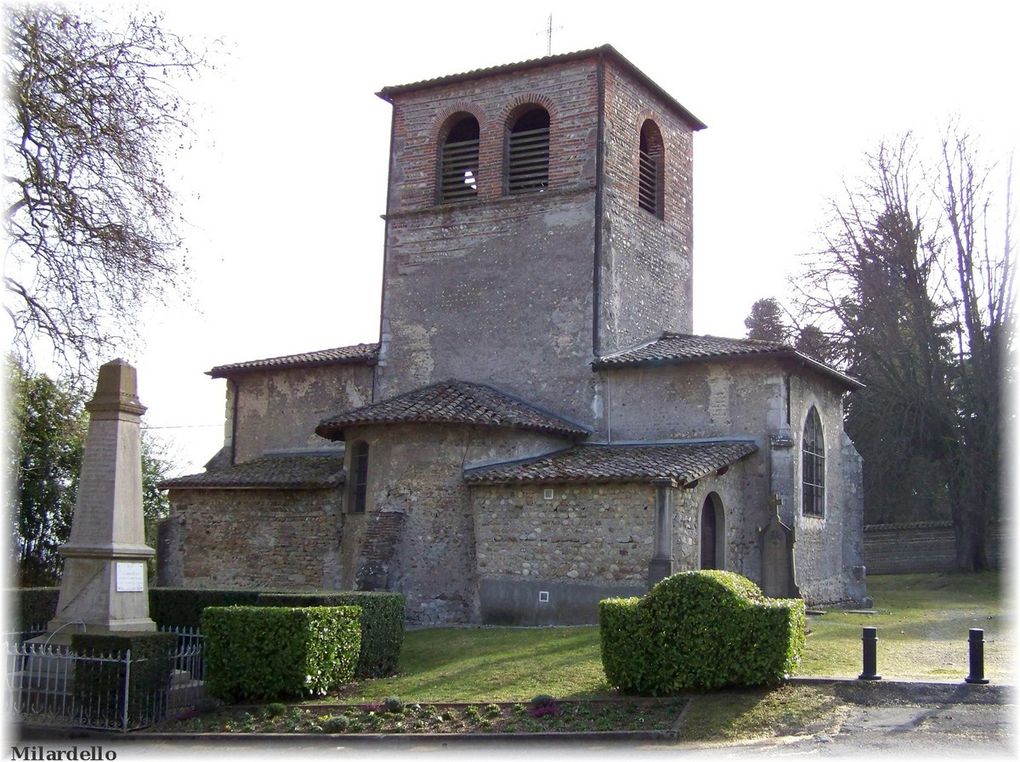 Jolies maisons, belles églises, vieux châteaux, manoirs, ou, vieilles ruines dans des lieux pittoresques, scènes de vie.