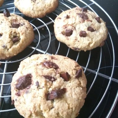 Les Délices de Clément : Ses cookies sans gluten aux grosses pépites de chocolat noir équitable .