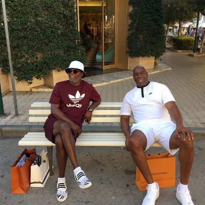 Samuel L. Jackson et Magic Johnson pris pour des migrants dépensiers en Italie