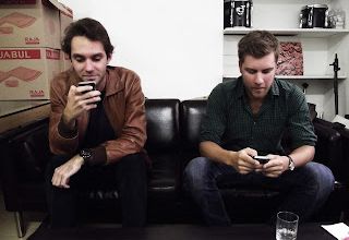 duel, pop qui croise l'électro et rock par 2 français prometteurs