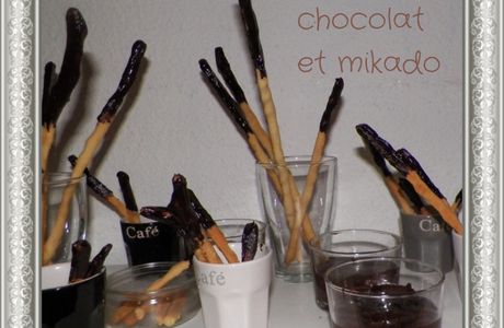 MOUSSE AU CHOCOLAT ET MIKADO