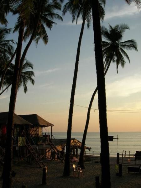 On ne pr&eacute;sente plus Goa, refuge des occidentaux en mal de vacances, ses plages, ses huttes, son poisson frais, ses soir&eacute;es et ses couchers de soleil...