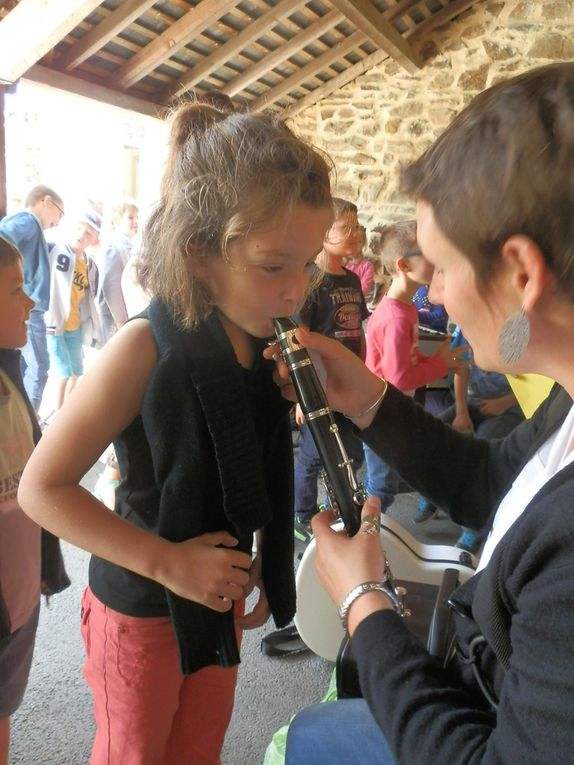 Les musiciens sont venus présenter leur instruments.