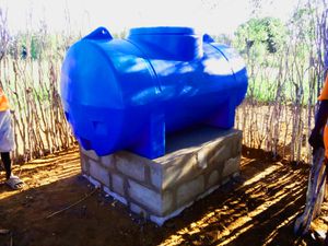 Les nouvelles citernes des deux villages qui auront désormais accès à de l'eau potable