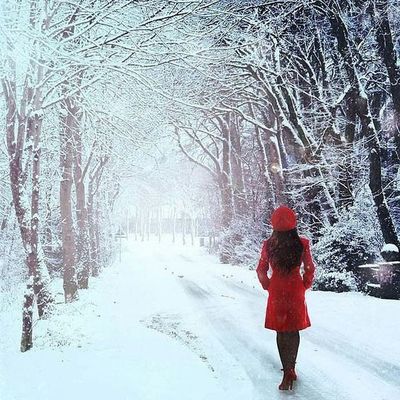 Il fait froid : Découvrez 10 magnifiques Femmes dans la Neige !