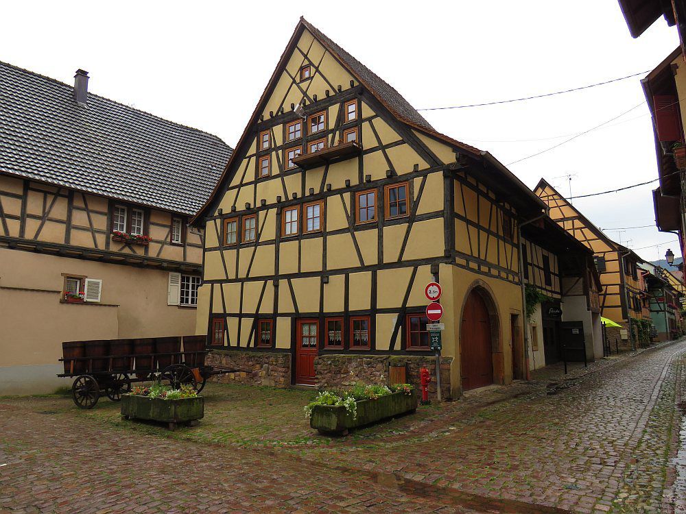 EGUISHEIM "Un des plus beaux villages de France" typique village d’Alsace