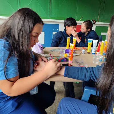 Estudiantes de IDEA participaron en creativa jornada acompañados por la Dirección Central de Cultura UC