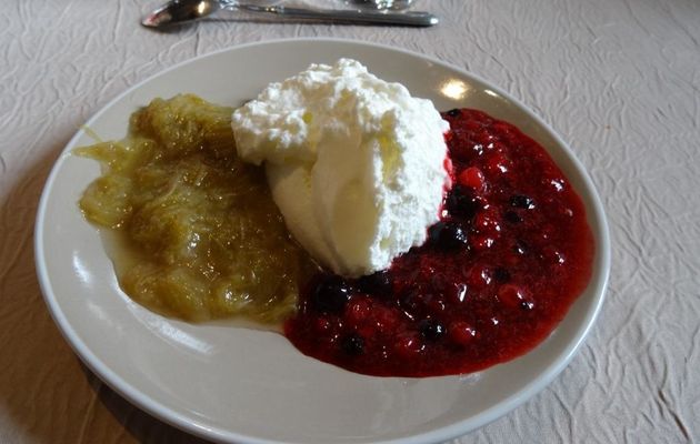 Maingau de Haute Bretagne à la pulpe de rhubarbe et fruits rouges