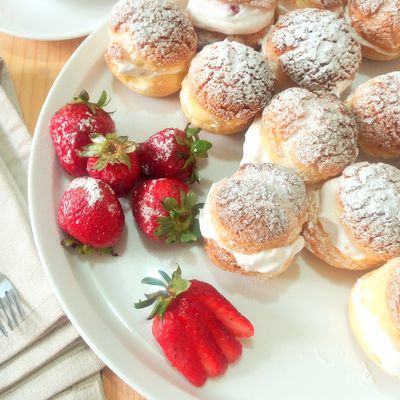 Choux  craquelins à la chantilly et fraise