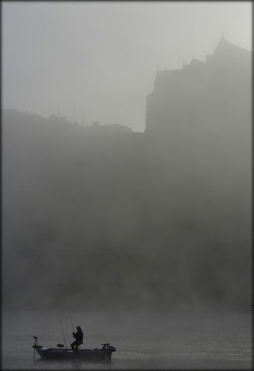 Angers sous le brouillard...