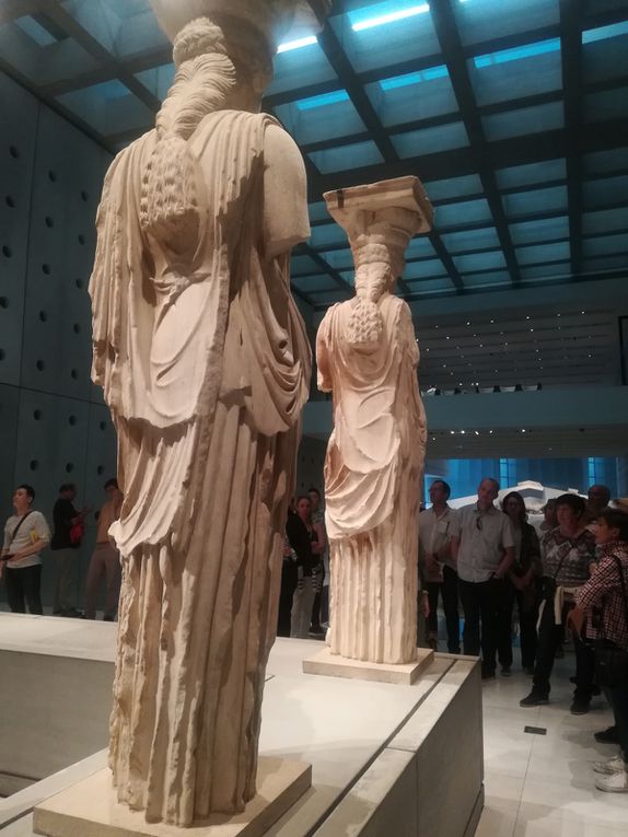  l’Erechthéion et ses cariatides (les originaux au nouveau Musée de l'Acropole