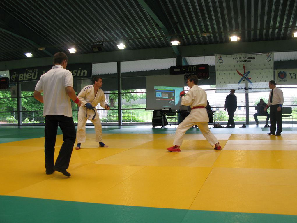 le Team ju jutsu, les fidèles de la section jujitsu traditionnel de Roger Cadière au Judo Sport Rochelais