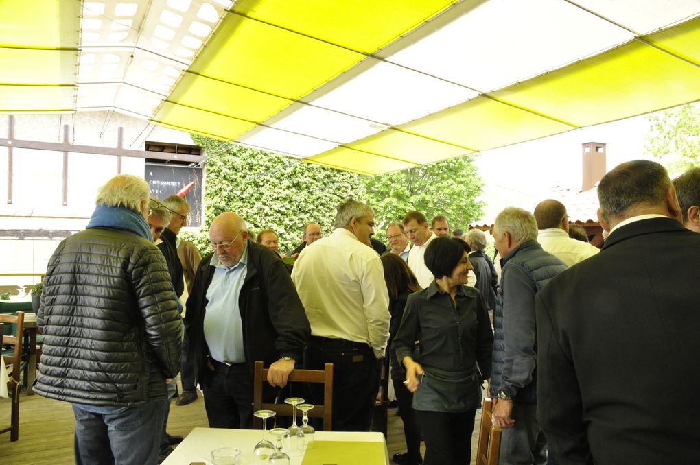 L'arrivée au restaurant, le repas et le stade des lumières de Lyon
